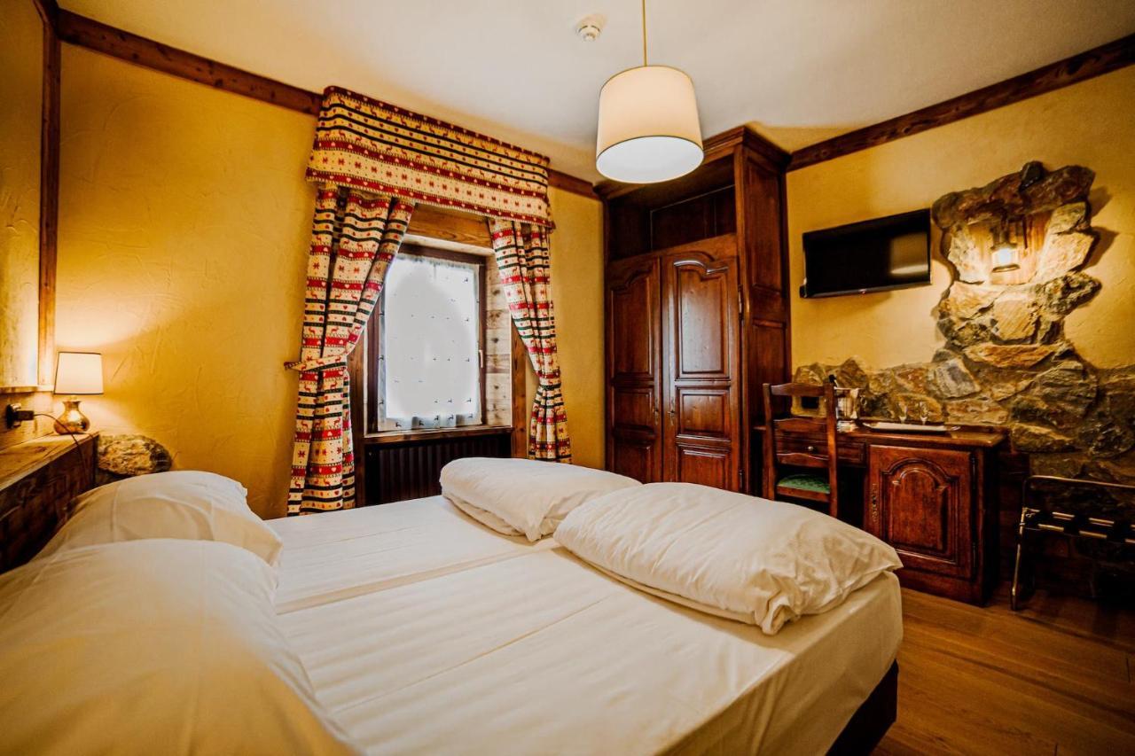 ברויל-קרוויניה Hotel Jumeaux מראה חיצוני תמונה