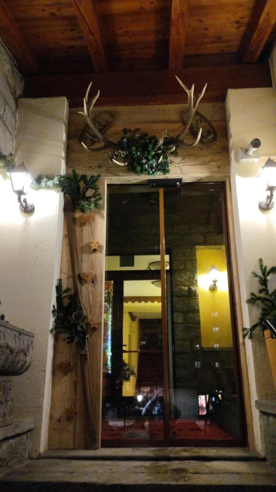 ברויל-קרוויניה Hotel Jumeaux מראה חיצוני תמונה