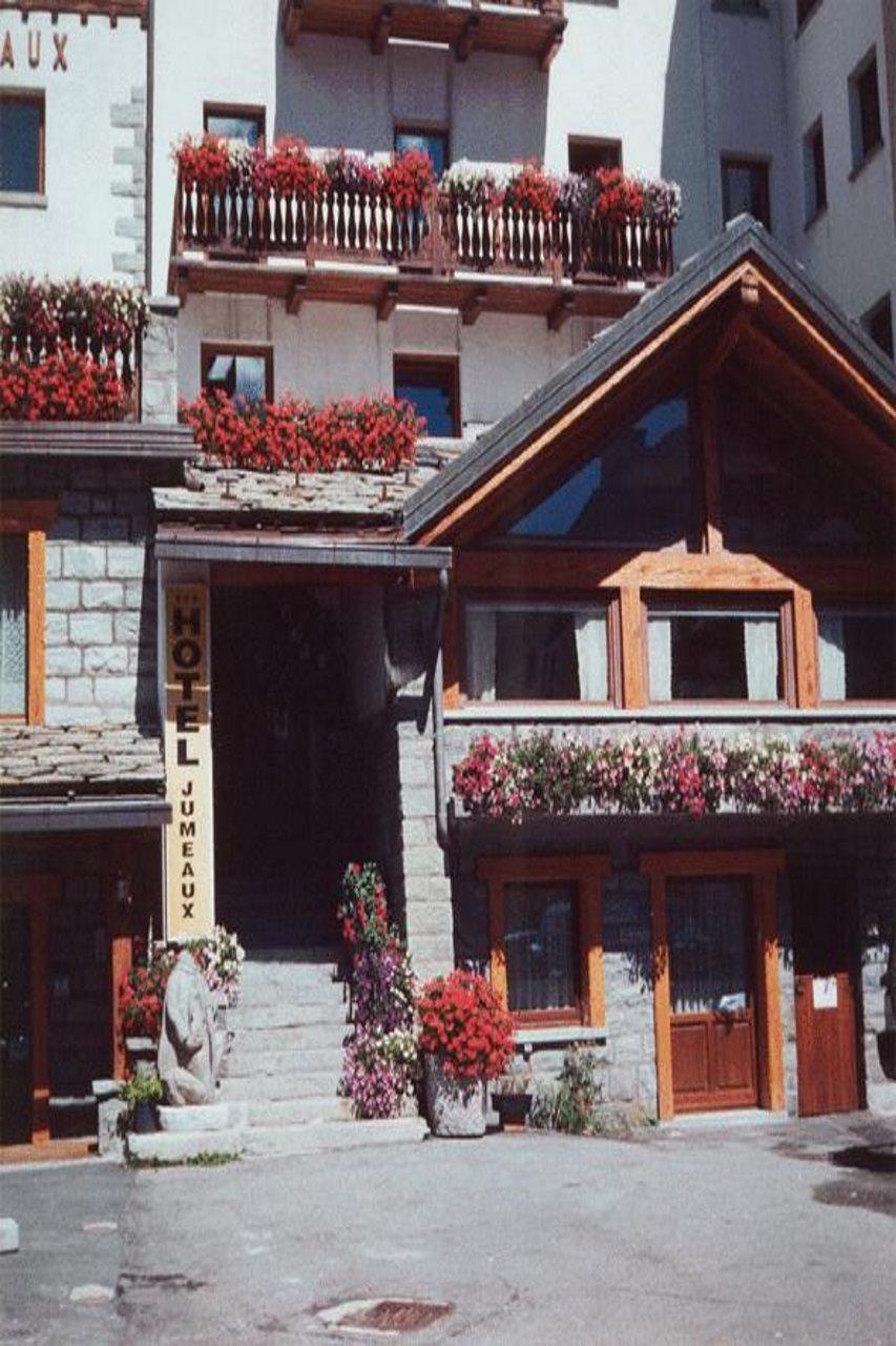 ברויל-קרוויניה Hotel Jumeaux מראה חיצוני תמונה