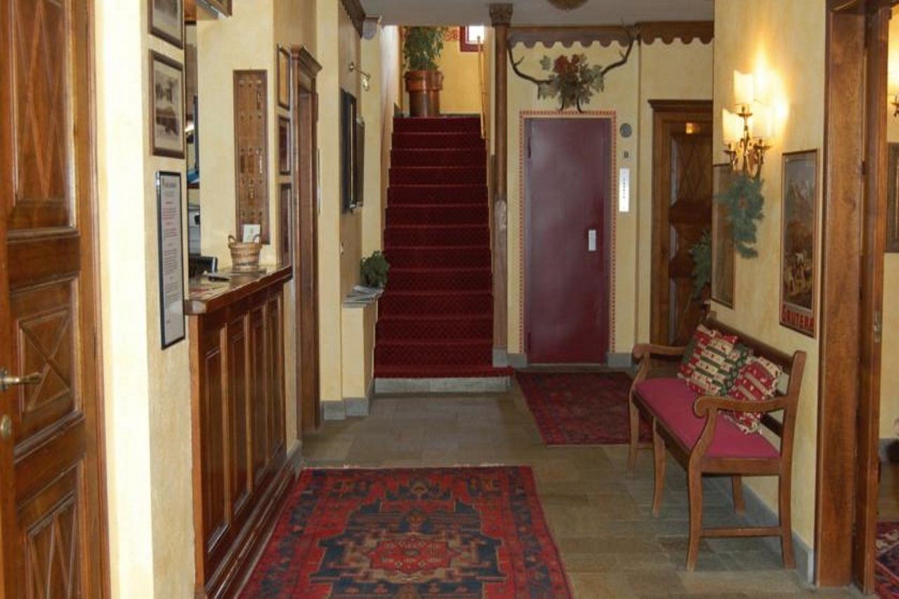 ברויל-קרוויניה Hotel Jumeaux מראה חיצוני תמונה